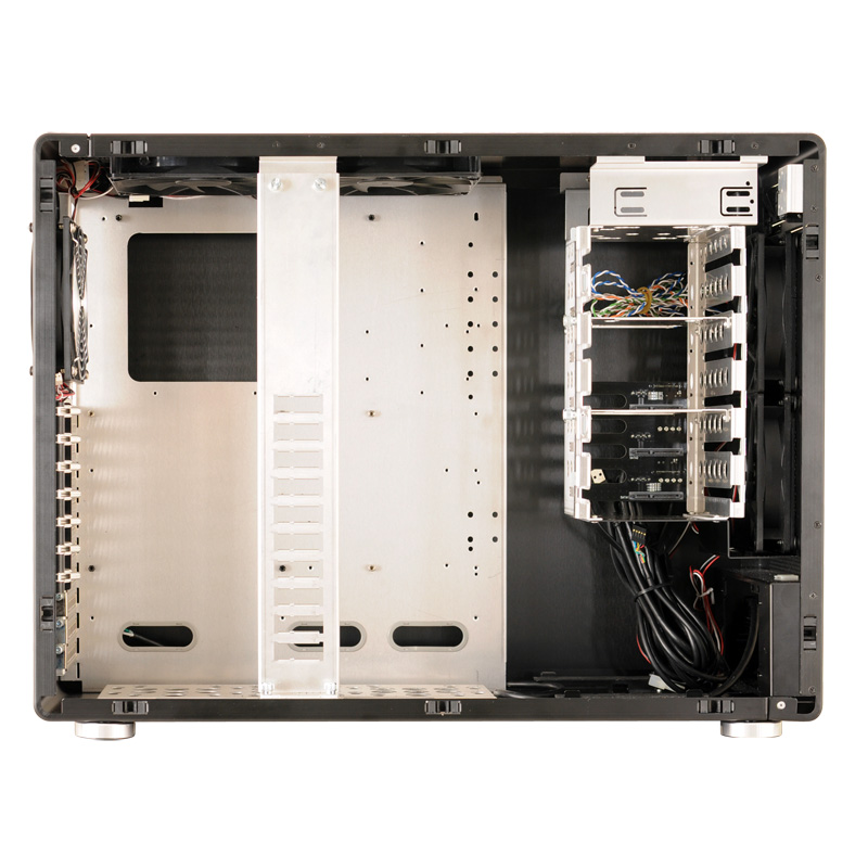 Lian Li PC-V750 06